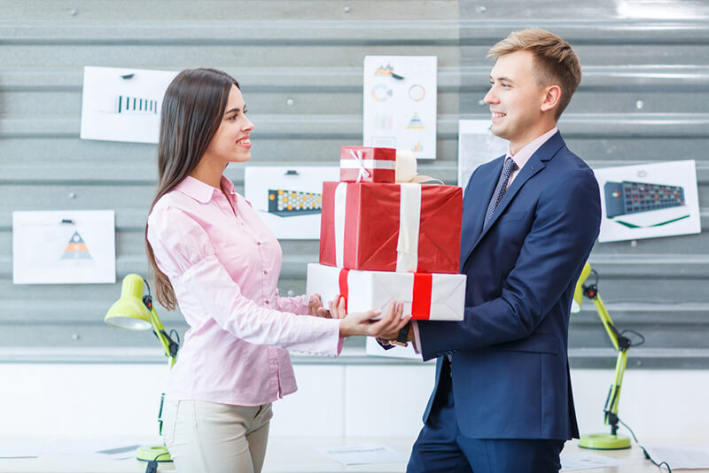 Tết này, tặng quà gì cho sếp?